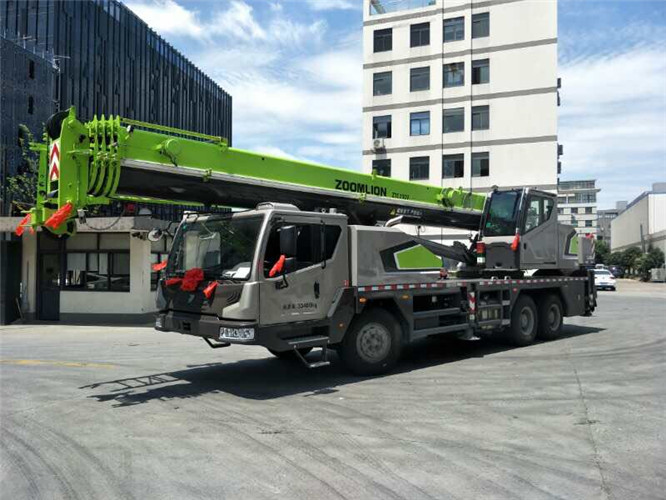 江汉区跨街广告牌的高空安装注意事项