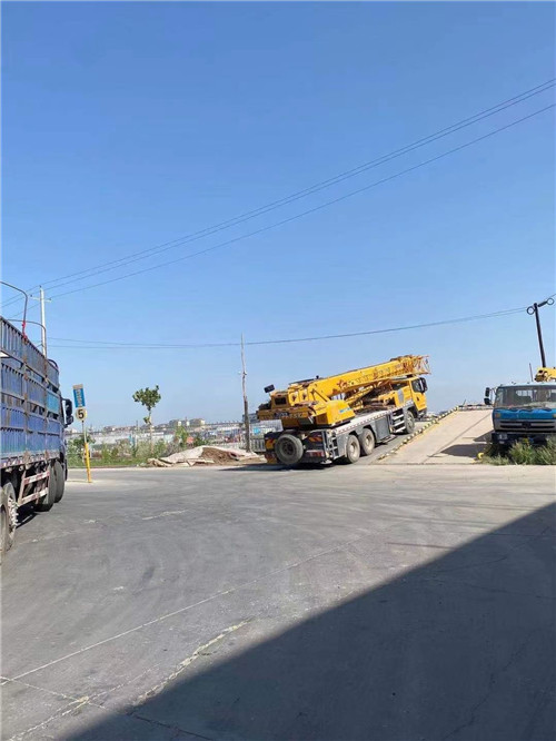 江汉区25吨吊车的租赁价格大概是多少？